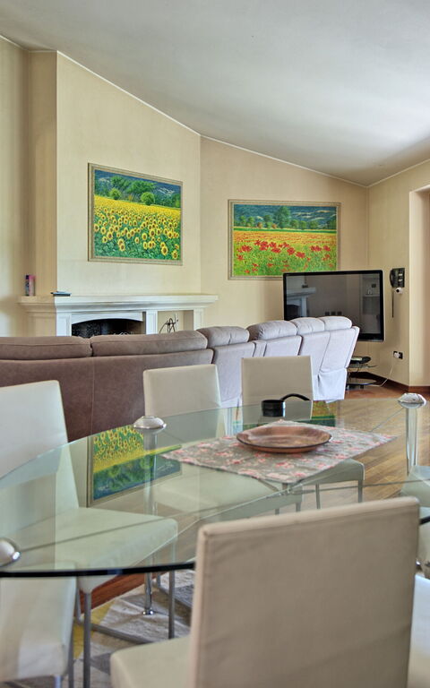 Villa Paradiso: Esszimmer, Wohnzimmer