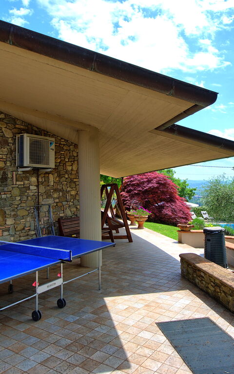 Villa Paradiso: Außen, Balkon / Terrasse / Patio, Garten