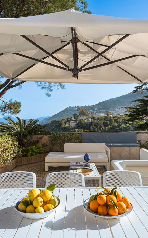 Villa Giuffrè: Ansichten, Außen, Balkon / Terrasse / Patio, Draussen