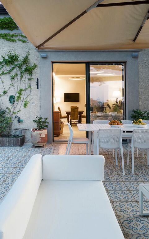 Villa Giuffrè: Ansichten, Außen, Balkon / Terrasse / Patio, Draussen