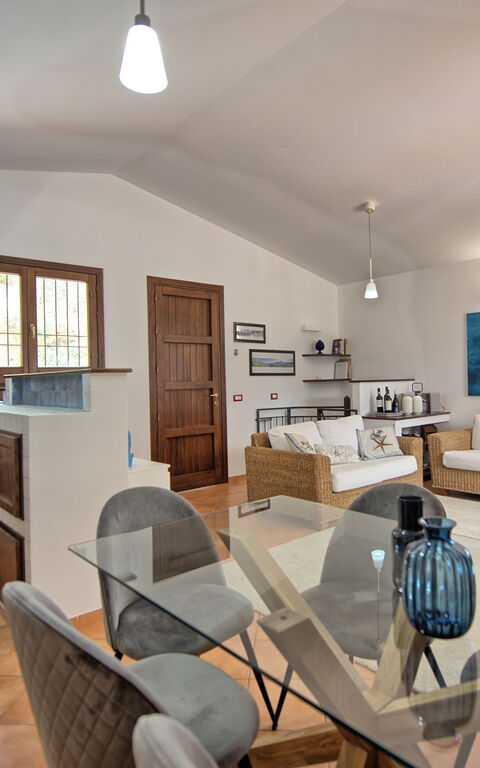 Villa Petra: Esszimmer, Küche, Wohnzimmer