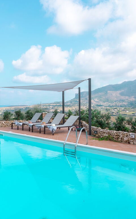 Villa Petra: Ansichten, Außen, Draussen, Schwimmbad