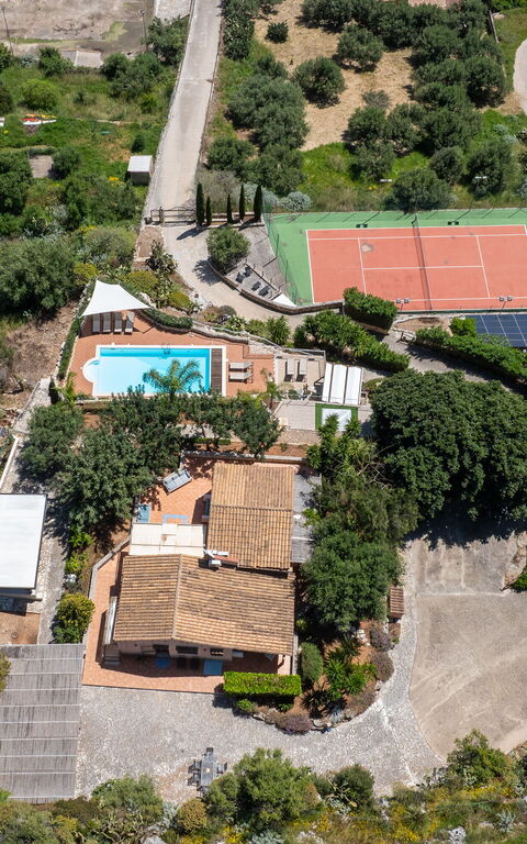Villa Petra: Ansichten, Schwimmbad