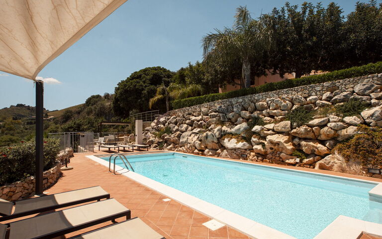 Villa Petra: Draussen