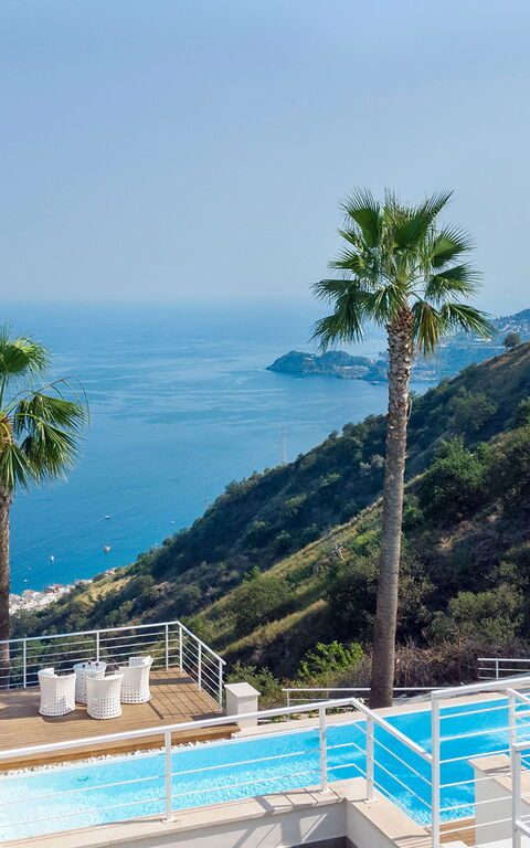 Villa Elysium: Ansichten, Außen, Draussen, Schwimmbad