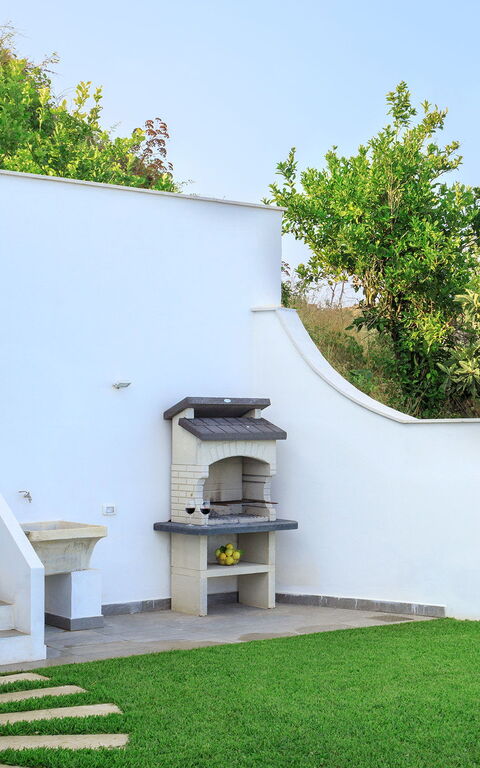 Villa Elysium: Außen, Draussen