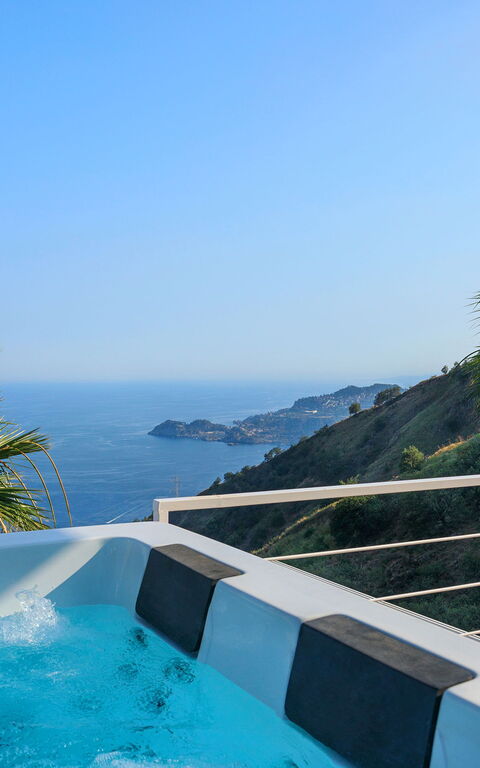 Villa Elysium: Ansichten, Außen, Draussen, Whirlpool, Wohlergehen