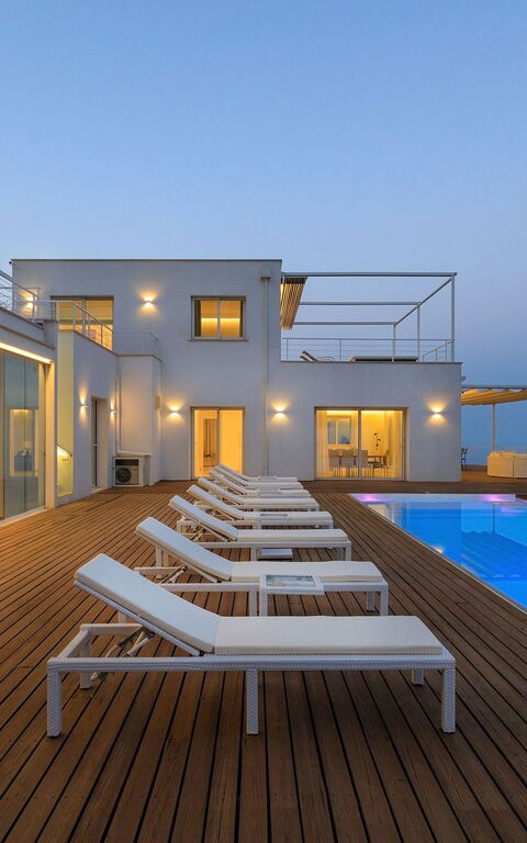 Villa Elysium: Ansichten, Außen, Draussen, Schwimmbad