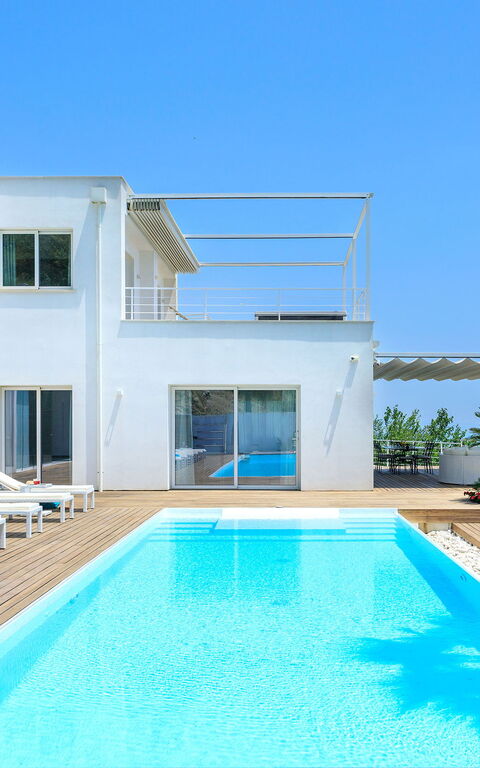 Villa Elysium: Ansichten, Außen, Draussen, Schwimmbad