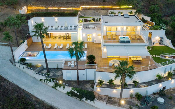 Villa Elysium: Außen, Draussen, Schwimmbad