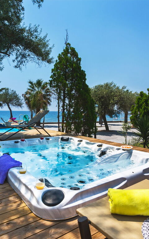 Villa Bellasia: Ansichten, Außen, Draussen, Whirlpool