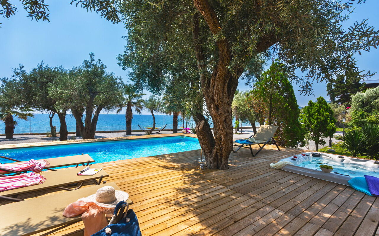 Villa Bellasia: Ansichten, Außen, Draussen, Schwimmbad