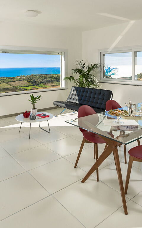 Villa Giglio Di Mare: Esszimmer, Wohnzimmer