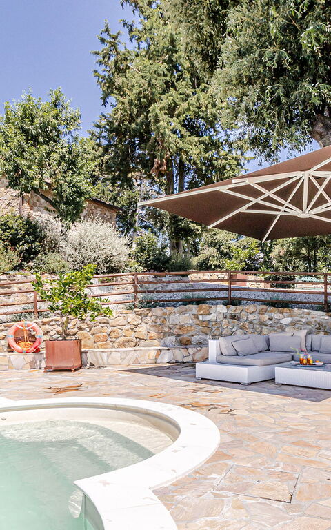 Chateau La Siroque: Außen, Draussen, Schwimmbad