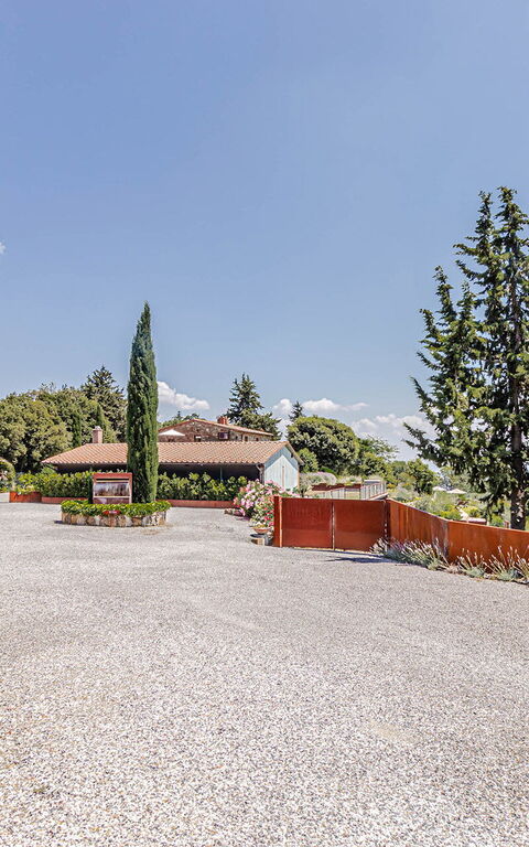 Chateau La Siroque: Außen, Draussen