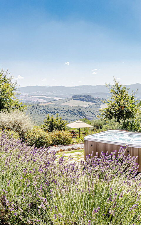 Chateau La Siroque: Ansichten, Außen, Draussen, Garten, Whirlpool