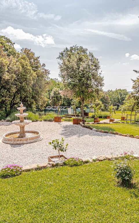 Chateau La Siroque: Außen, Draussen, Garten