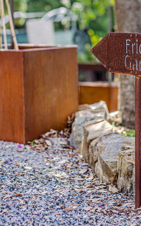 Chateau La Siroque: Außen, Draussen