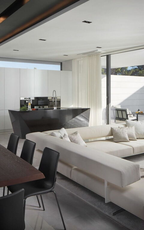 Orvas Villa 82: Esszimmer, Küche, Wohnzimmer