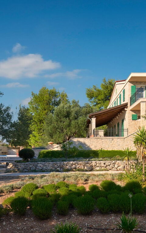 Orvas Villa 189: Außen, Garten