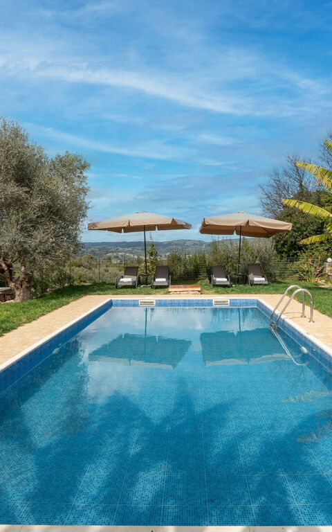 Klapas: Außen, Garten, Schwimmbad