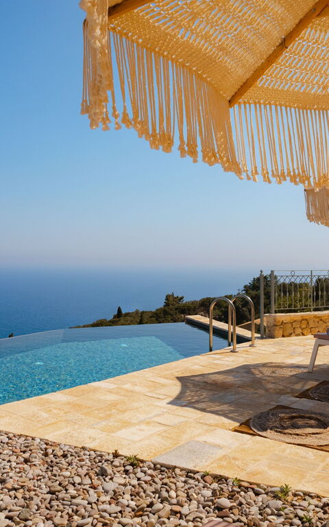 Villa Thea Mare Maistro