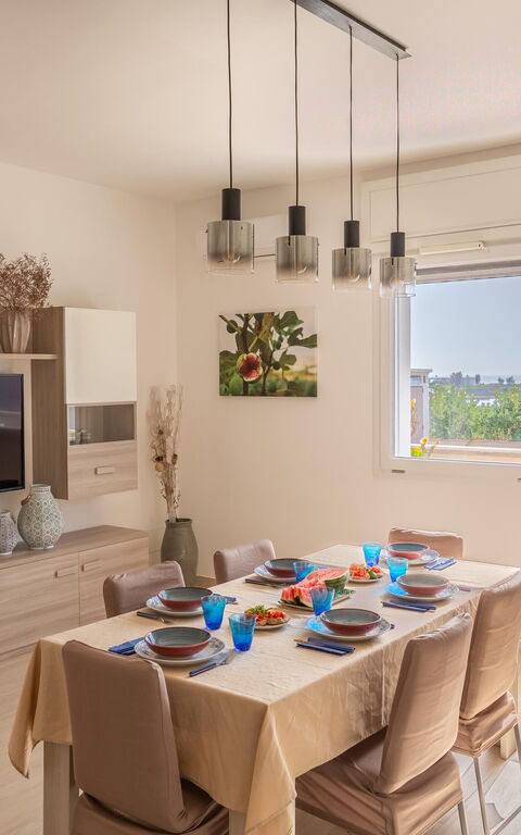 Villa Palibella: Esszimmer, Küche, Wohnzimmer