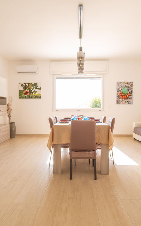 Villa Palibella: Esszimmer, Küche, Wohnzimmer