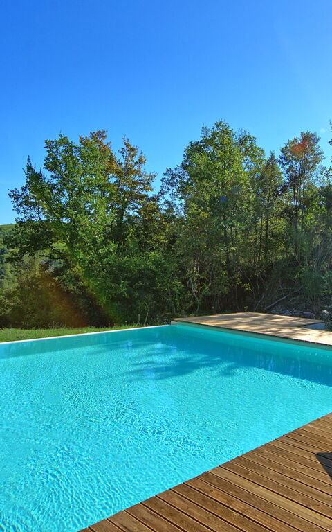 Torre: Draussen, Schwimmbad