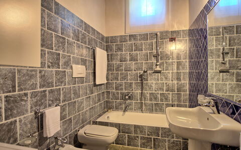 Unterkunft Torre 1: Bad