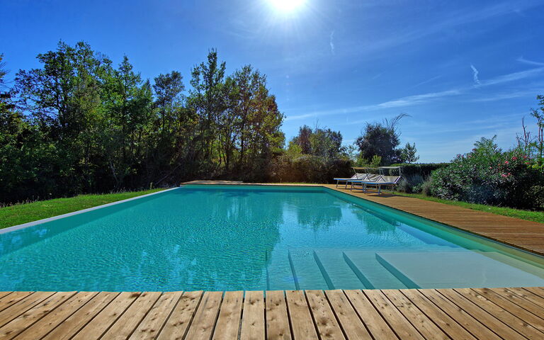 Torre: Draussen, Schwimmbad