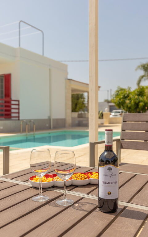 Villa Dolcevivere: Außen, Draussen, Schwimmbad, Sommer