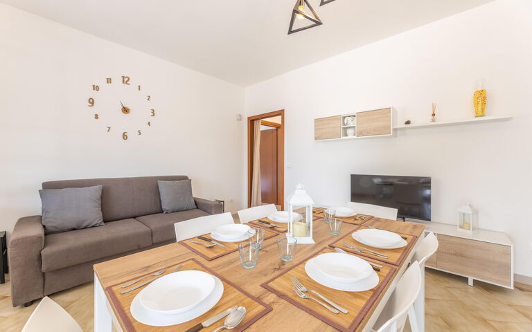 Villa Dolcevivere: Esszimmer, Wohnzimmer