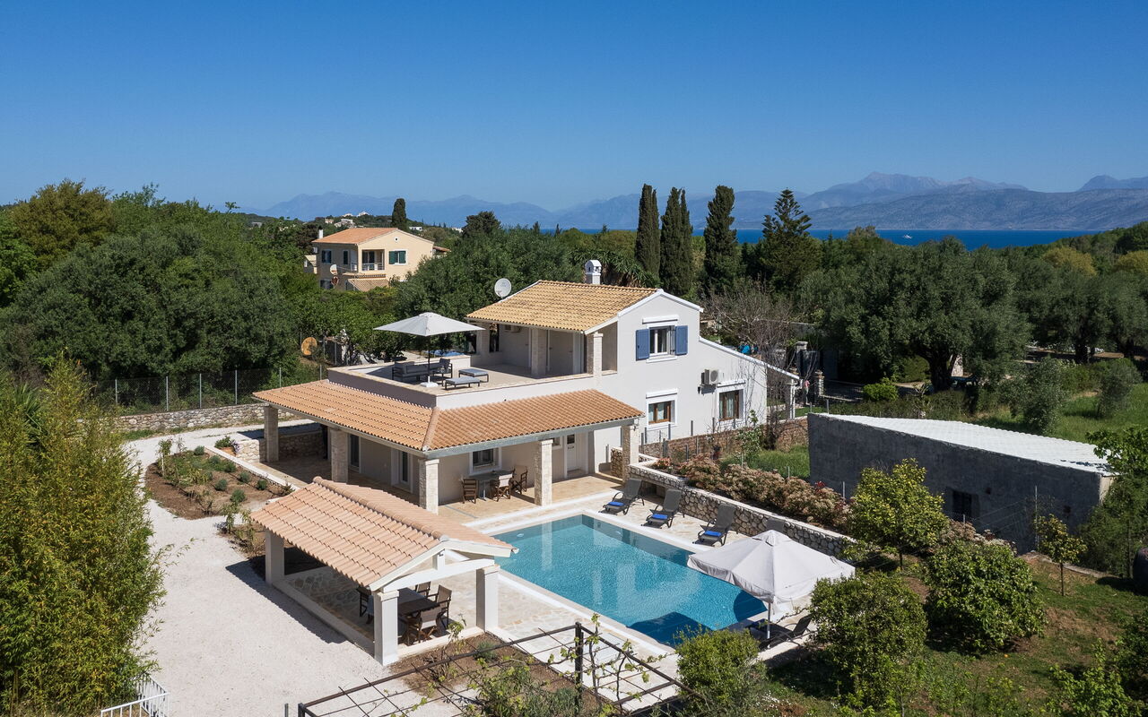 Villa Armonia: Ansichten, Außen, Draussen, Schwimmbad