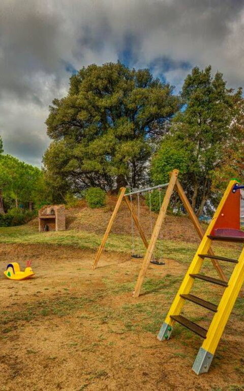 Leccino: Ansichten, Außen, Draussen, Garten