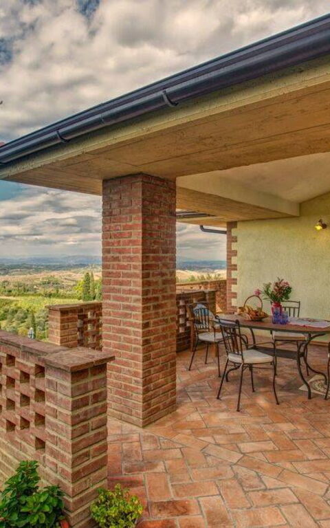 Leccino: Ansichten, Außen, Balkon / Terrasse / Patio, Draussen