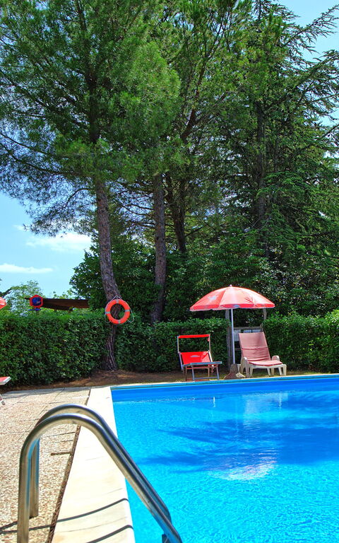 Leccino: Draussen, Garten, Schwimmbad