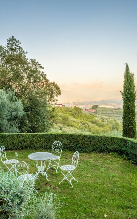 Villa Mami: Ansichten, Außen, Draussen, Garten