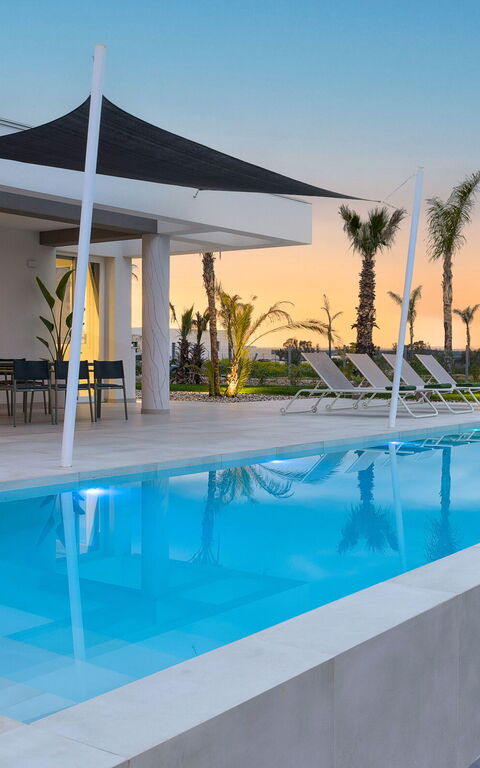 Villa Paradisus: Außen, Draussen, Schwimmbad