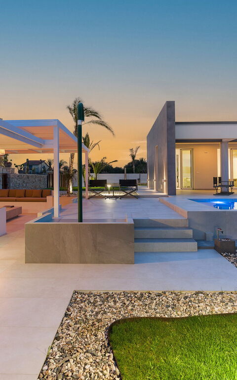 Villa Paradisus: Außen, Draussen, Garten, Schwimmbad