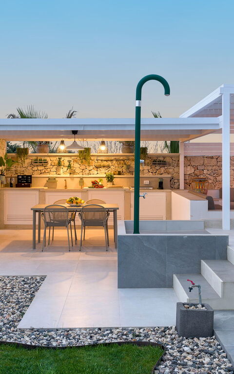 Villa Paradisus: Außen, Balkon / Terrasse / Patio, Draussen, Garten