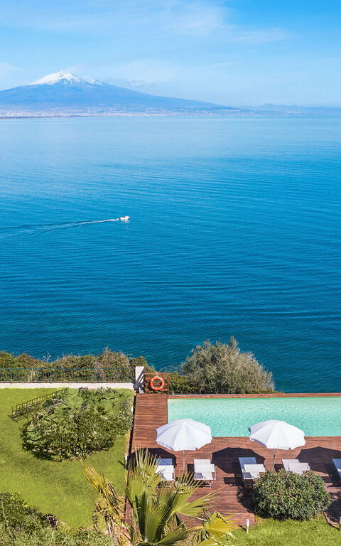 Villa Coralia: Ansichten, Außen, Draussen, Garten, Schwimmbad