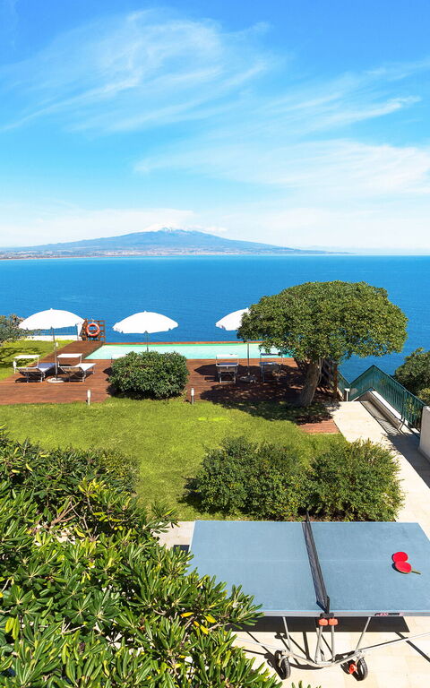 Villa Coralia: Ansichten, Außen, Draussen, Garten