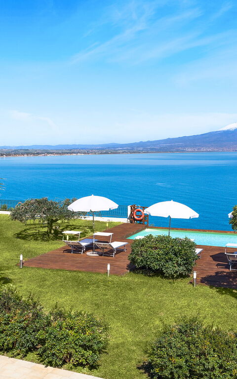 Villa Coralia: Ansichten, Außen, Draussen, Garten, Schwimmbad