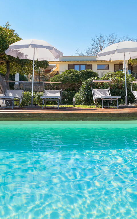 Villa Coralia: Außen, Draussen, Schwimmbad