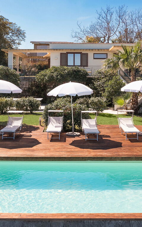 Villa Coralia: Außen, Draussen, Schwimmbad