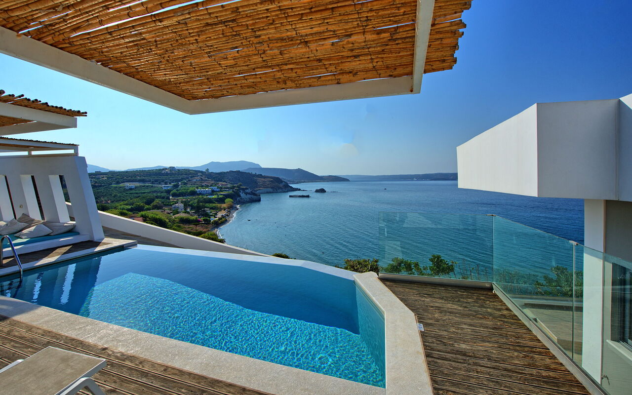 Villa Sapphire: Ansichten, Draussen, Schwimmbad