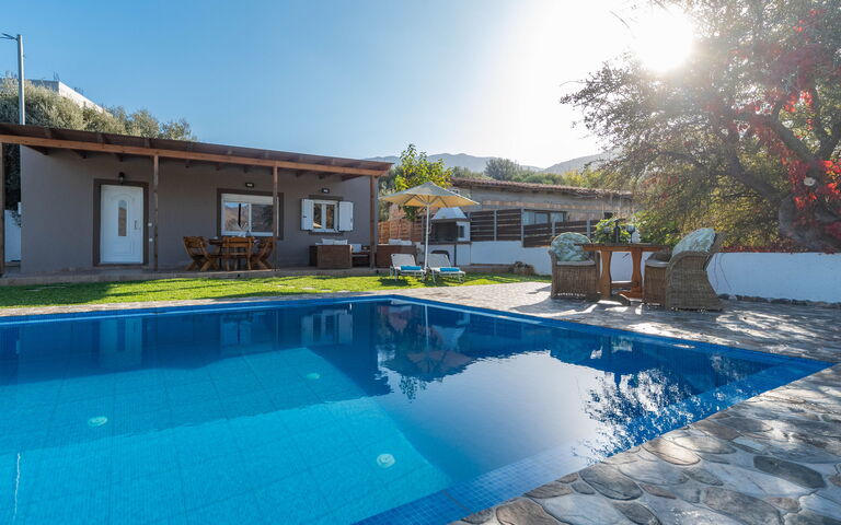 Villa Rose: Außen, Draussen, Garten, Schwimmbad