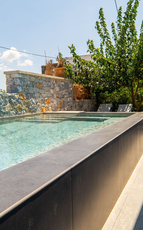 Villa Katrina: Draussen, Schwimmbad