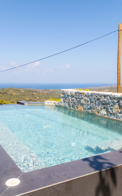 Villa Katrina: Ansichten, Draussen, Schwimmbad